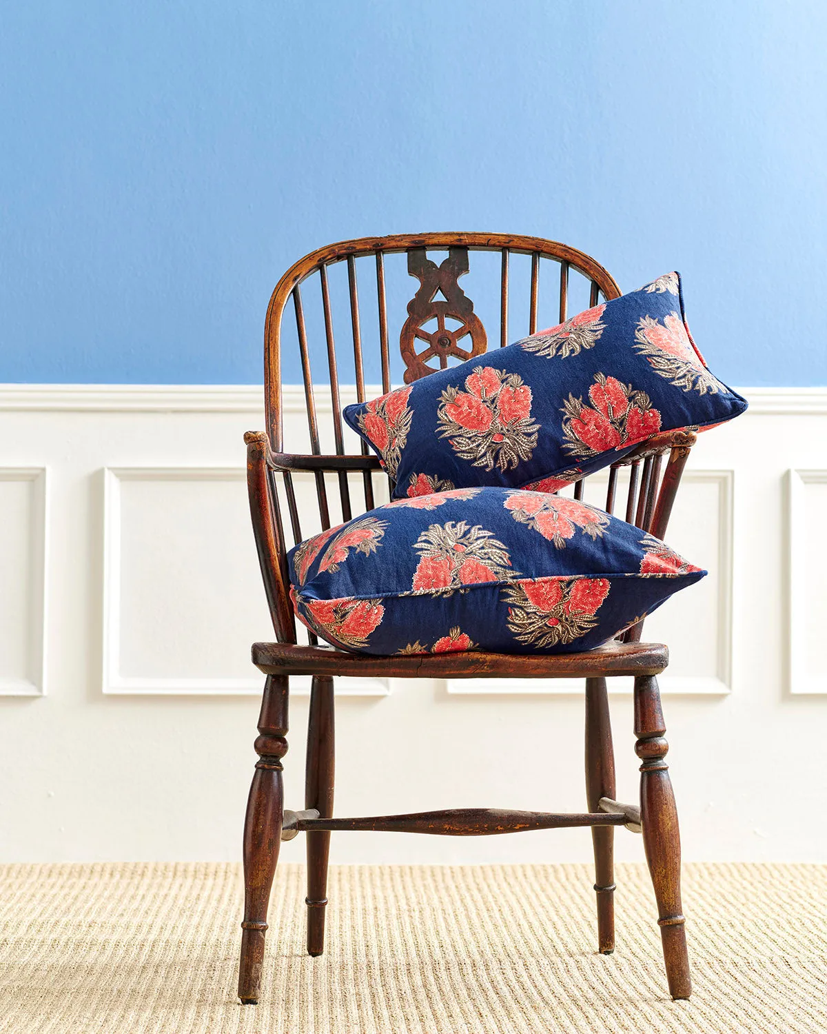 Cameo Navy 24"x24" Linen Cushion Cover
