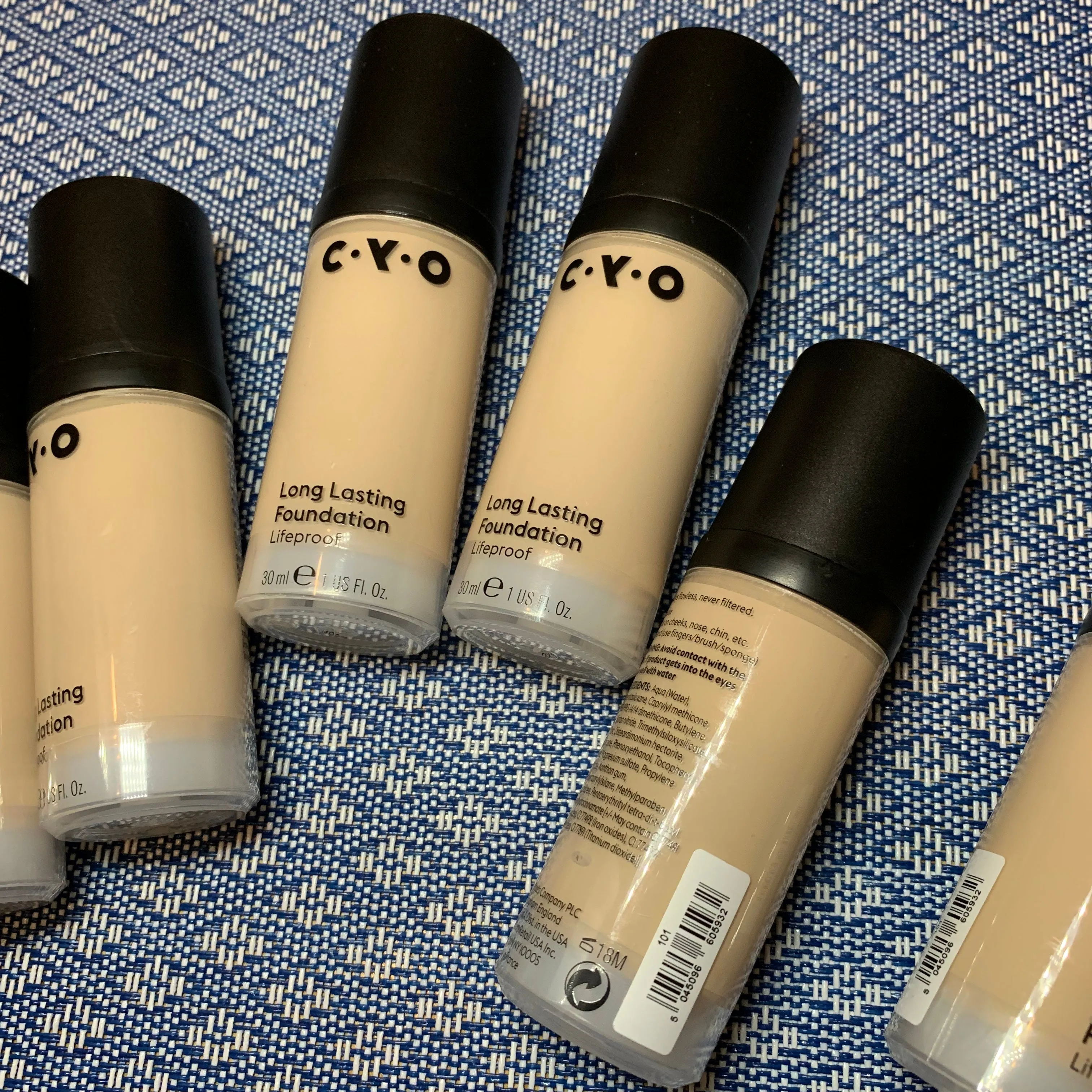 Cyo lifeproof long lasting foundation 粉底