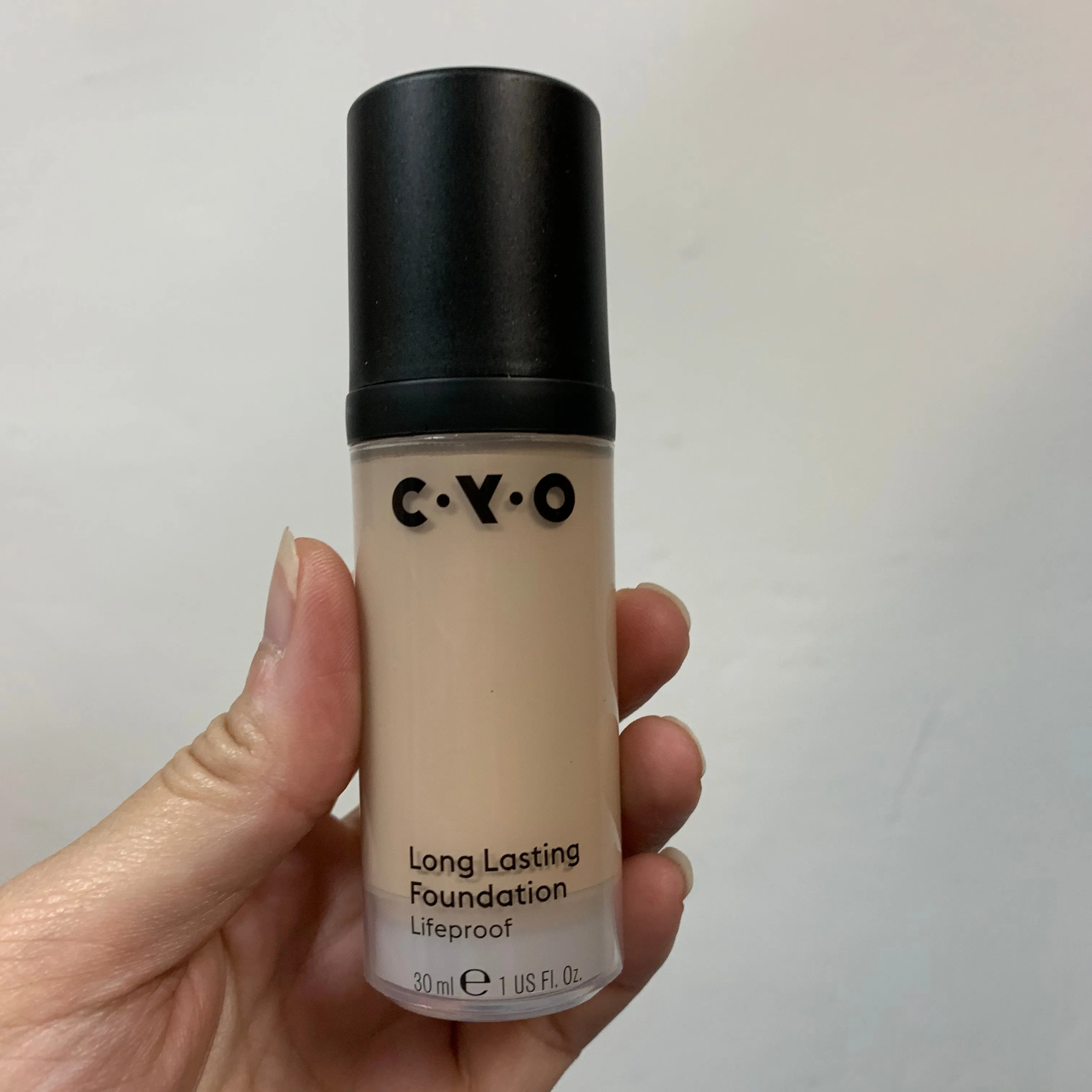 Cyo lifeproof long lasting foundation 粉底
