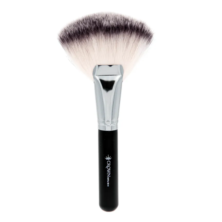 Deluxe Fan Brush  SS023