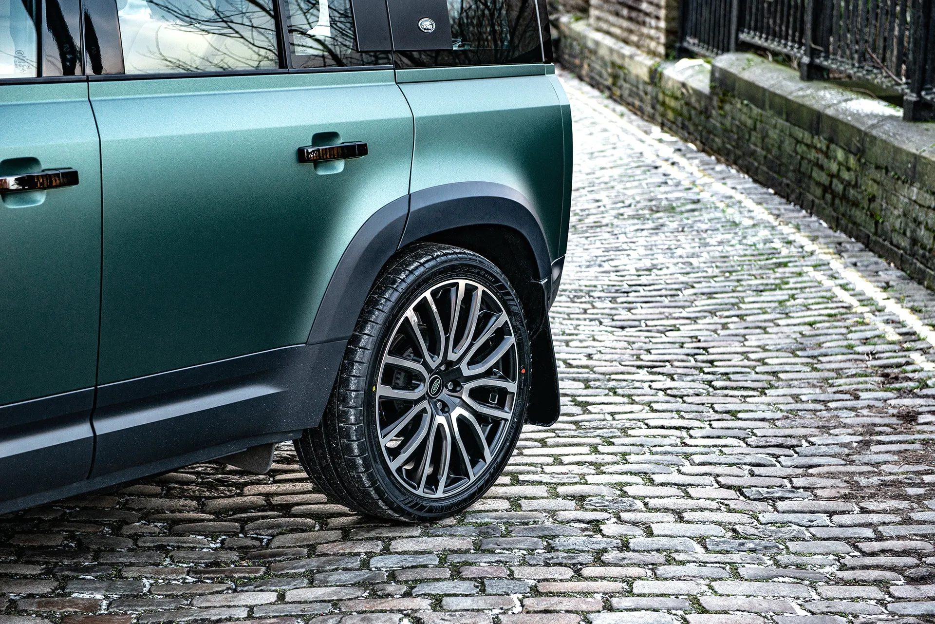 Green Exterior & Conversions for Land Rover Defender 110