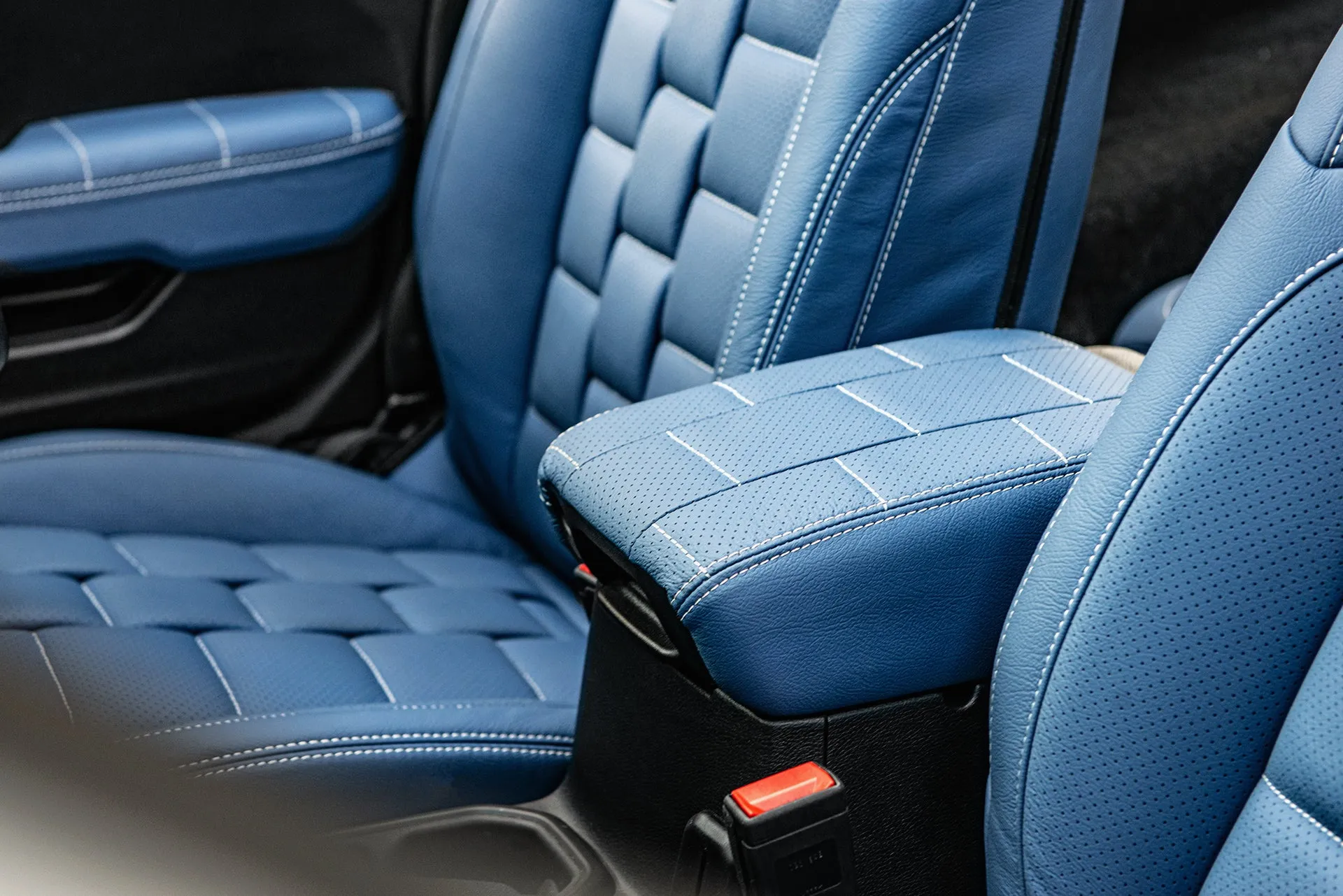 Jeep Wrangler JL 2 Door Leather Interior - Blue Edition