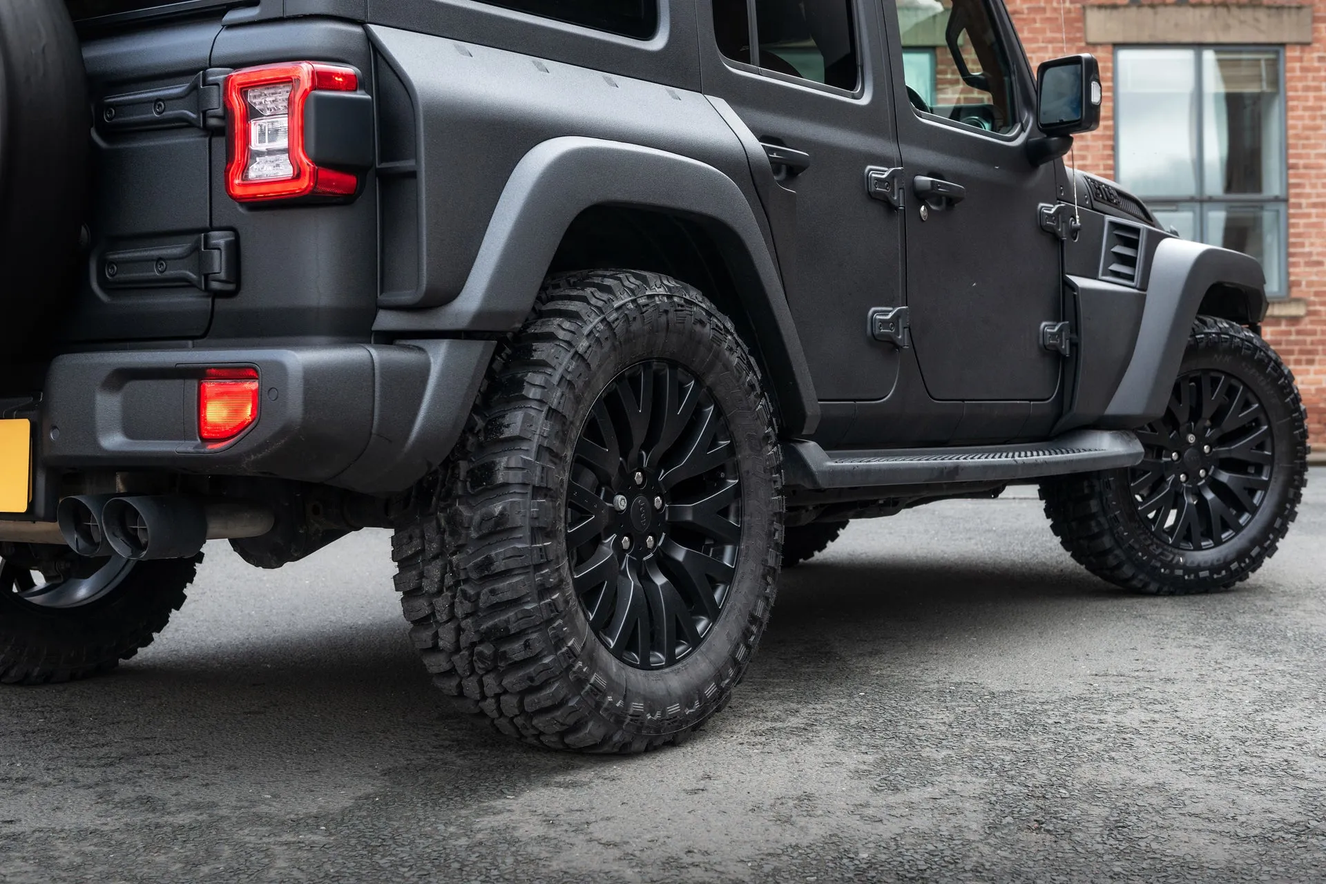 Jeep Wrangler JL 4 Door Black Hawk - Black Exterior