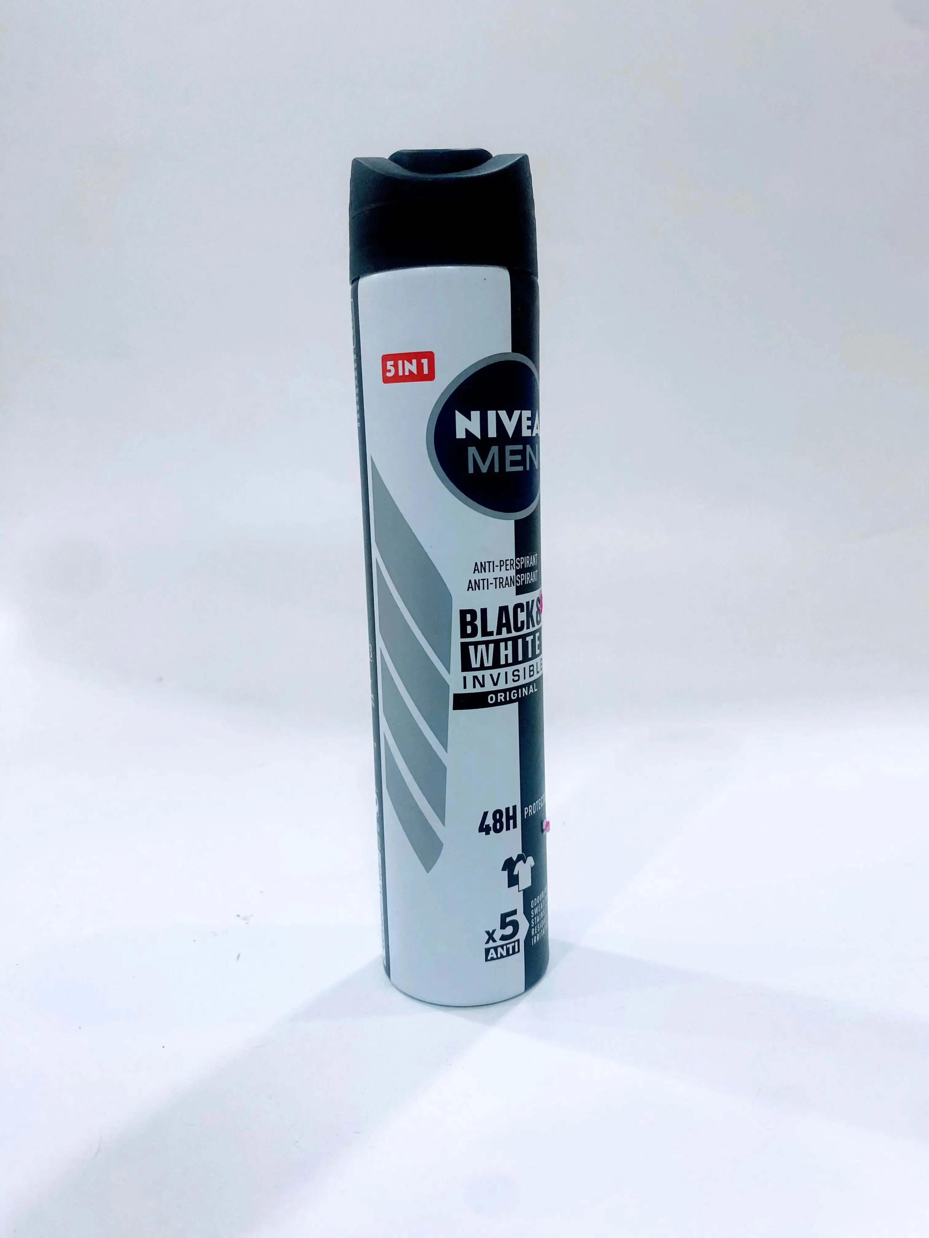 Nivea Black & White Invisible Clear Deodorant spray