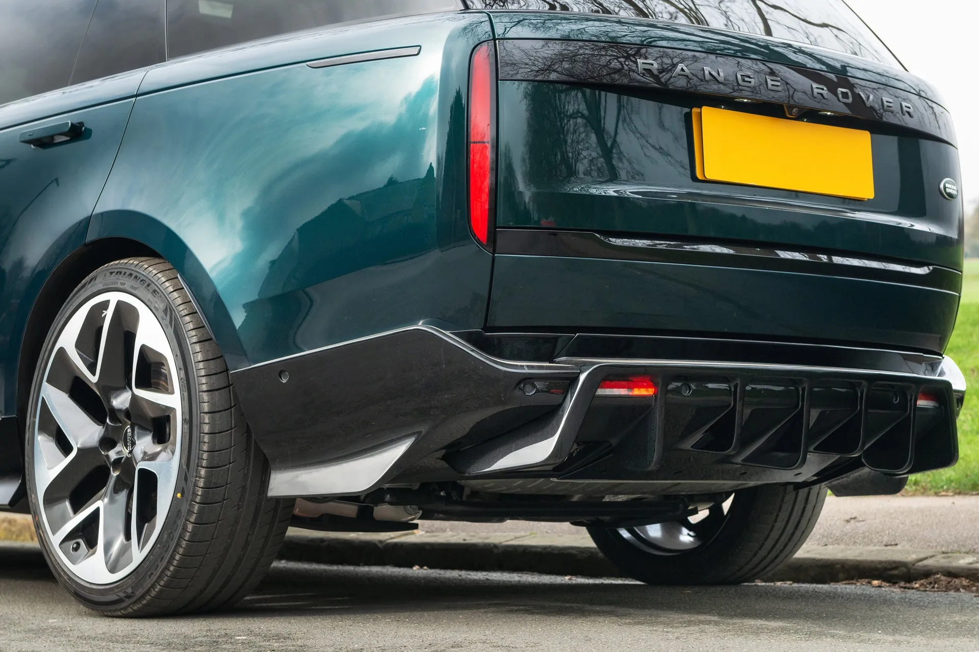 Range Rover LWB Edition By Racing Green Automotive
