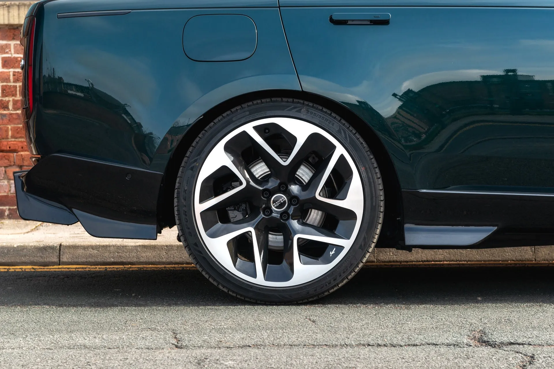 Range Rover LWB Edition By Racing Green Automotive