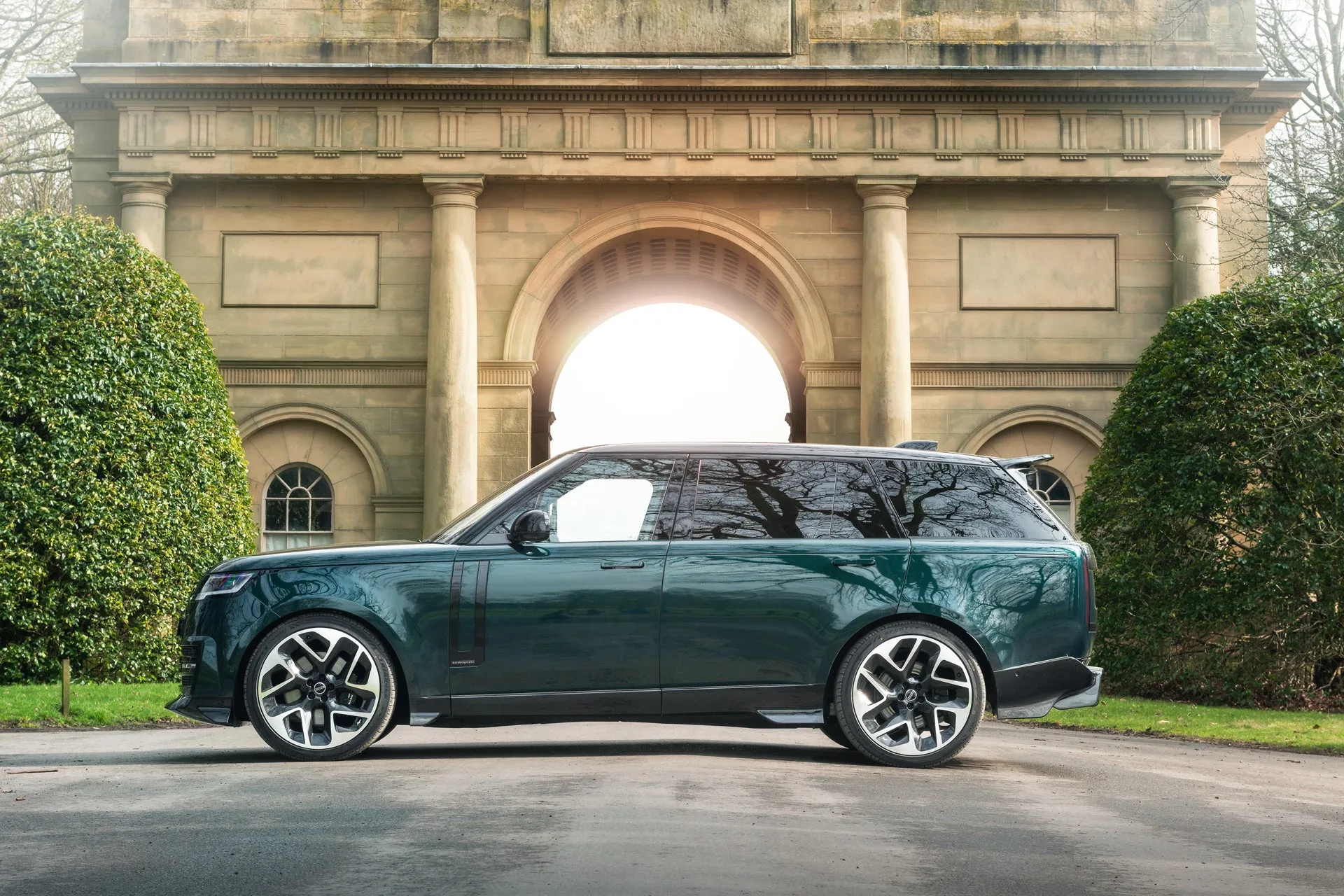 Range Rover LWB Edition By Racing Green Automotive