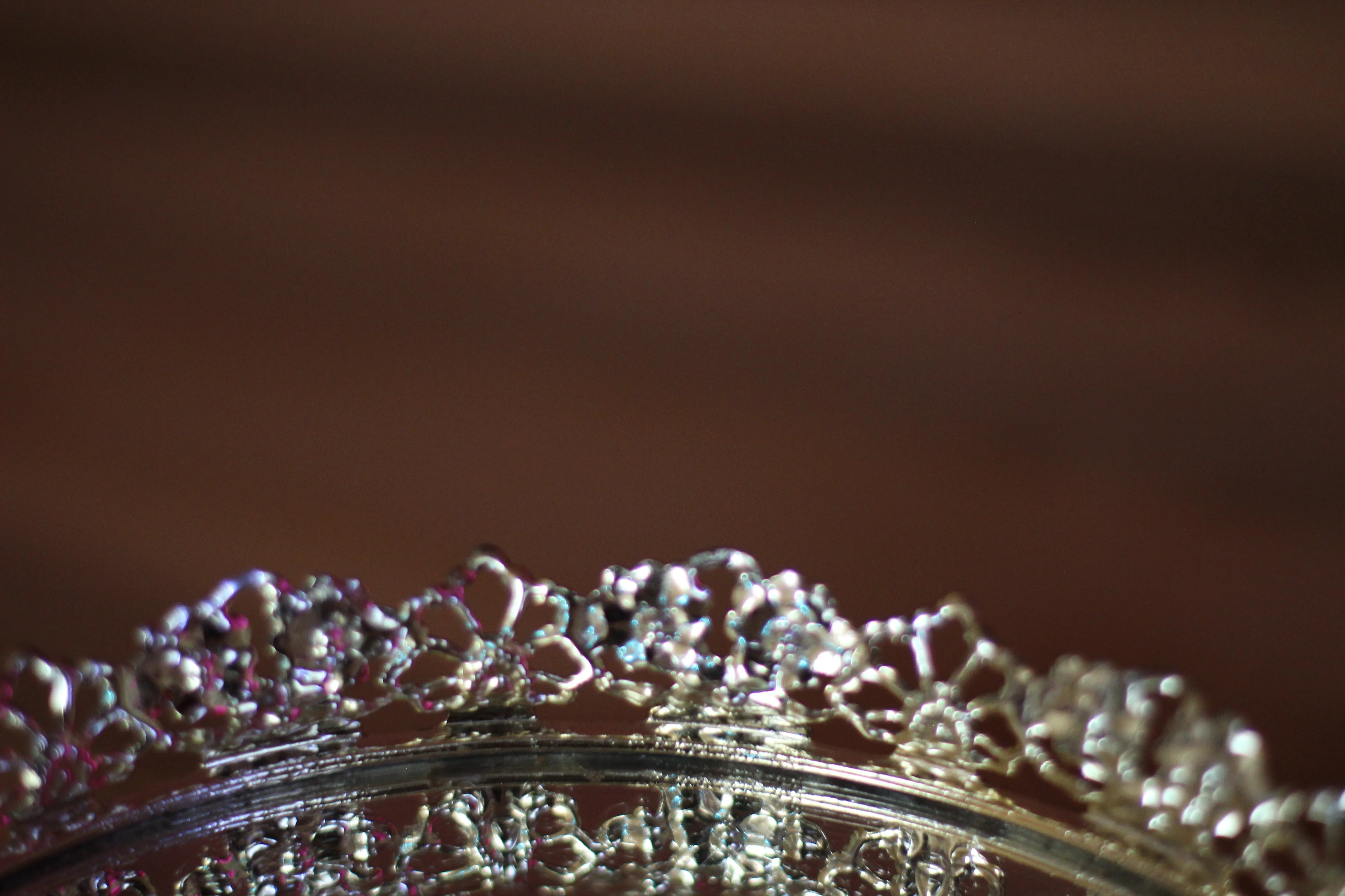Rounded Lace Antique Mirror Tray #117