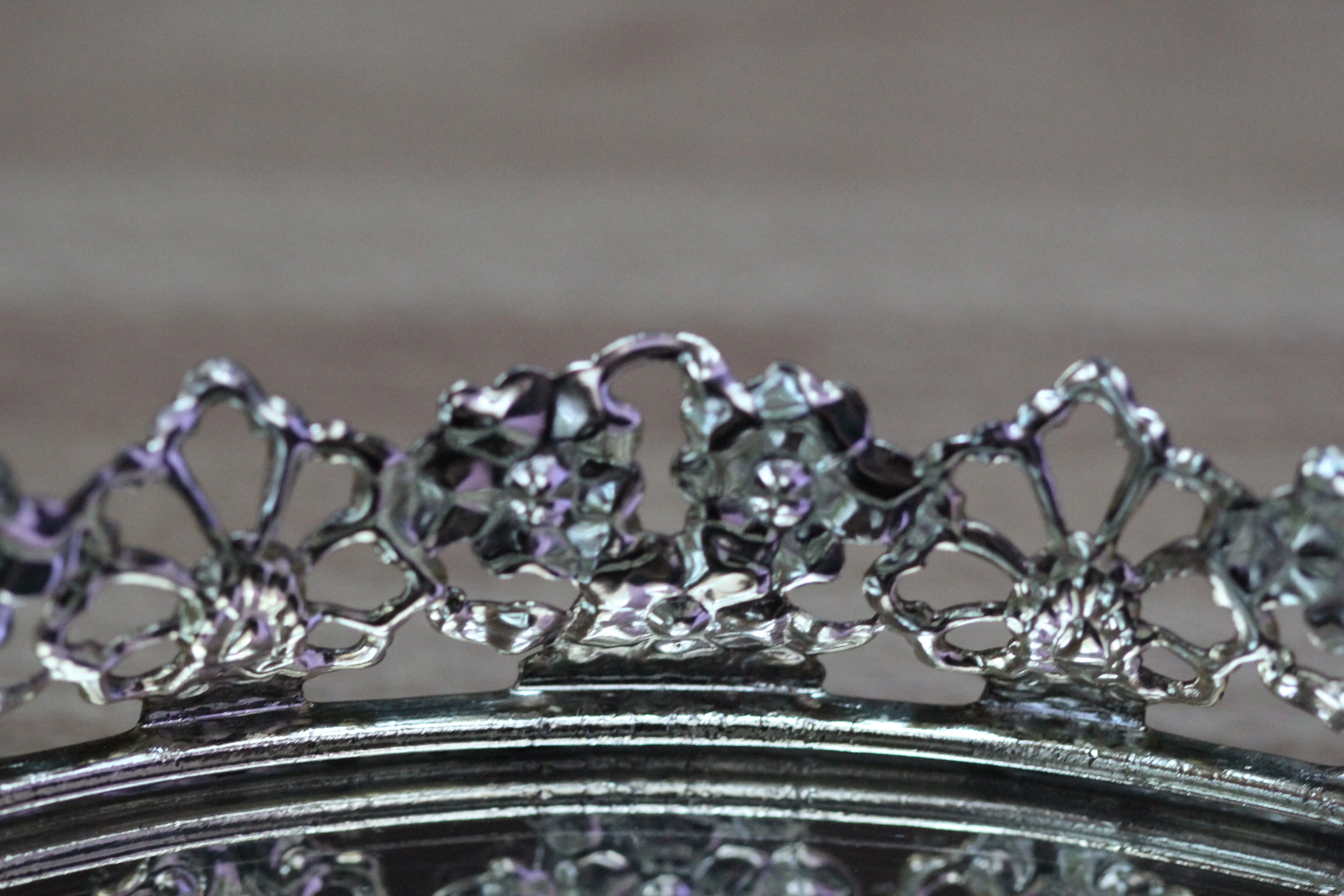 Rounded Lace Antique Mirror Tray #117