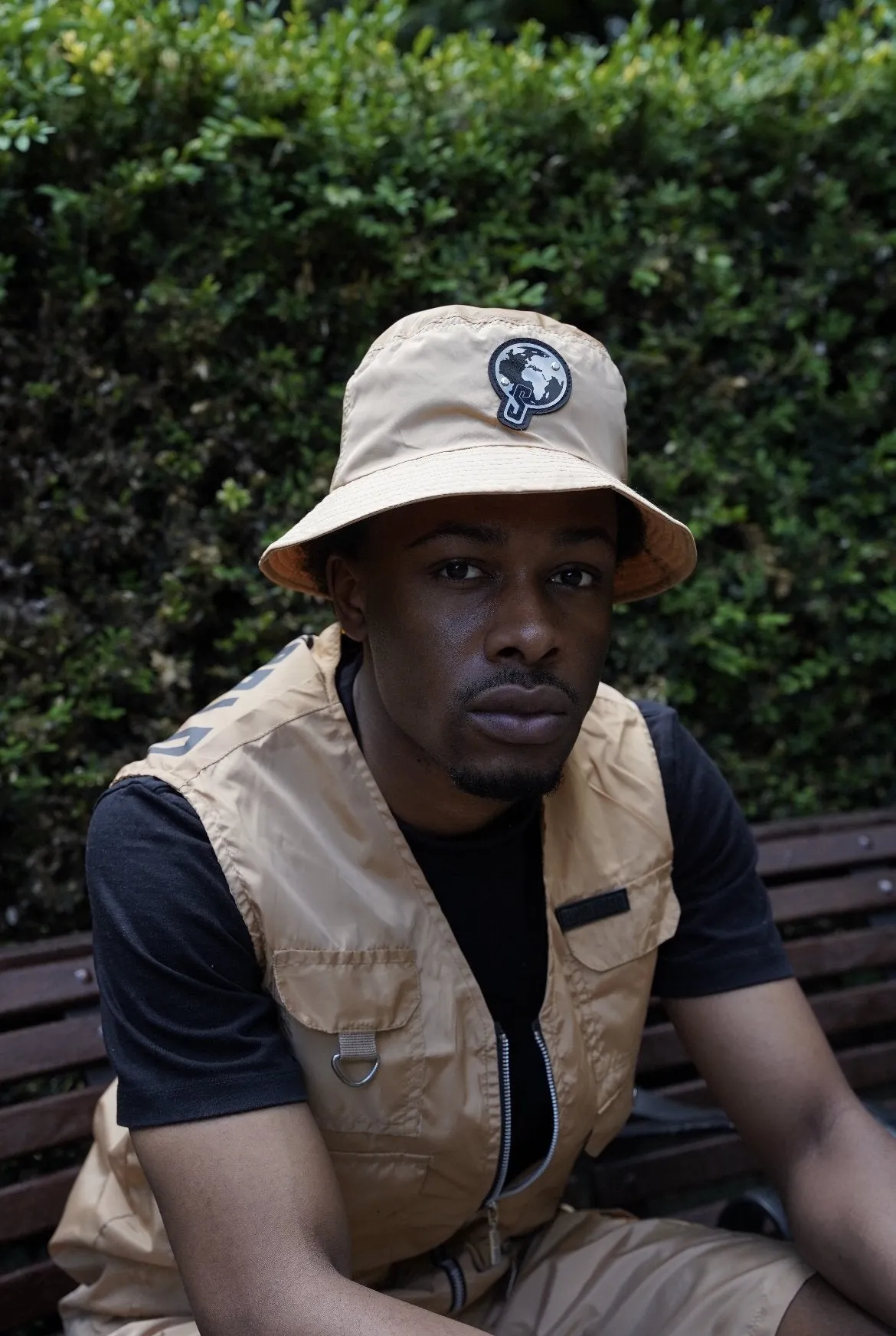 S WORLD BUCKET HAT CAMEL CREAM