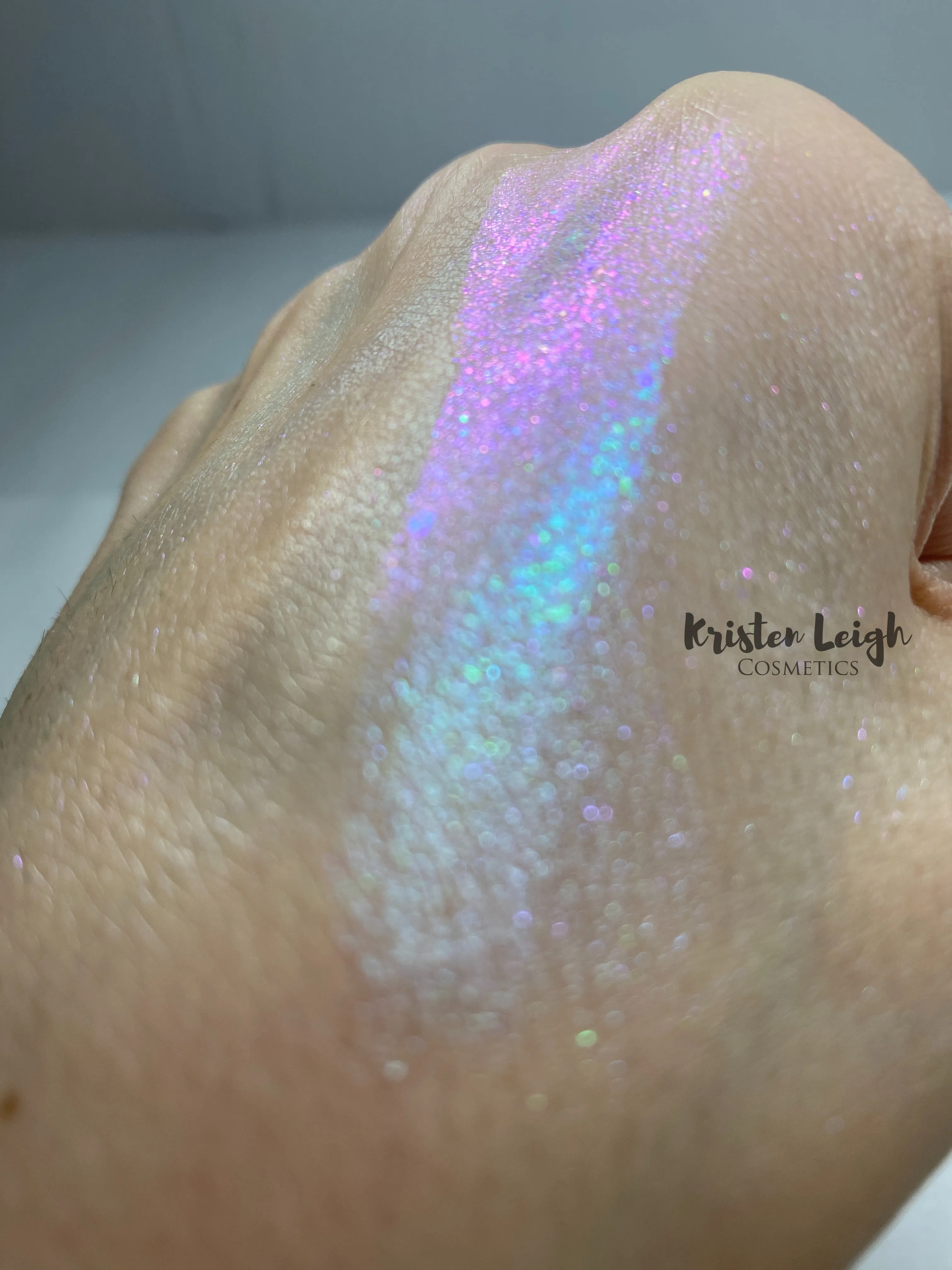 SHENANIGANS ✨ 
Special Edition - Multichrome,Birthday Highlighter / Eyeshadow