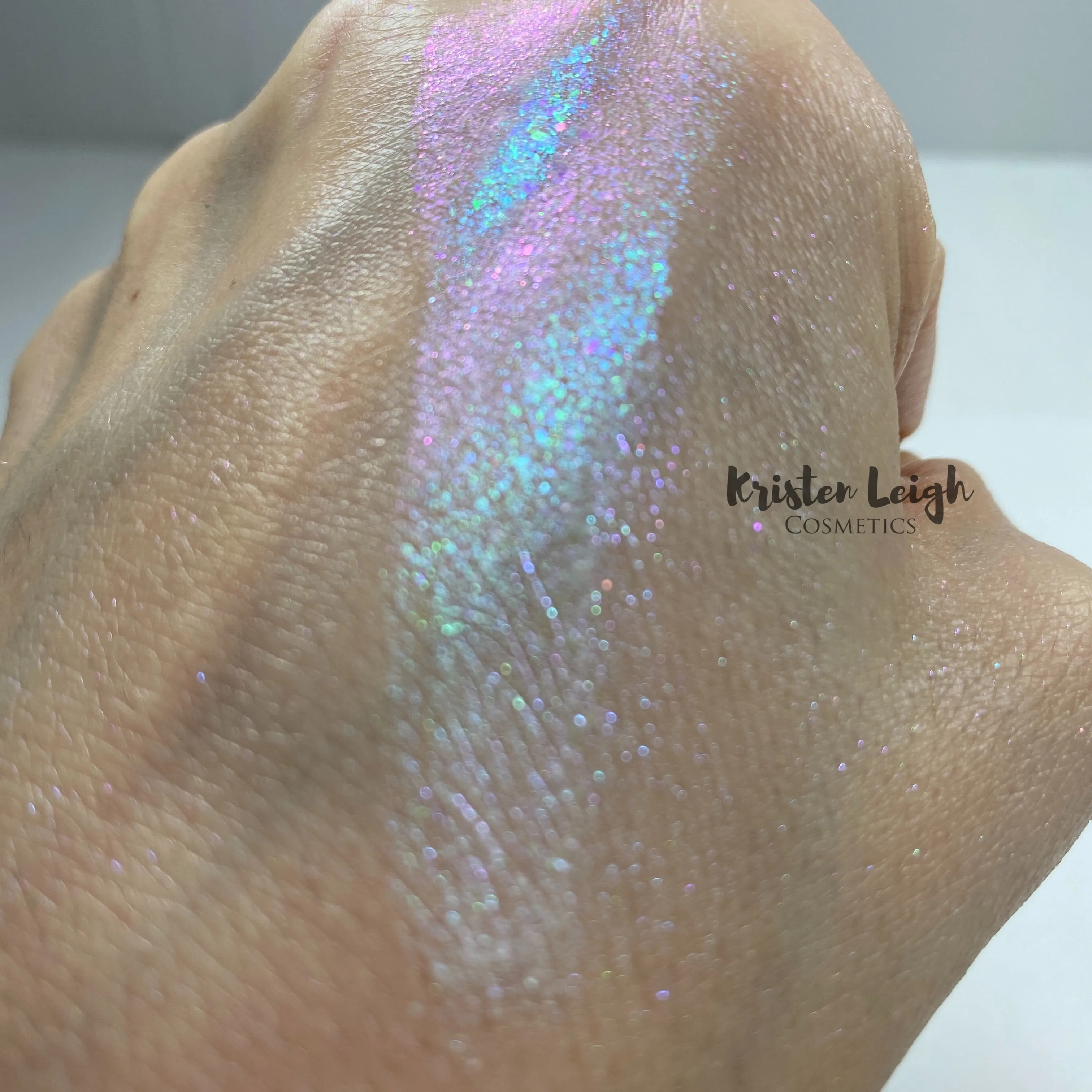 SHENANIGANS ✨ 
Special Edition - Multichrome,Birthday Highlighter / Eyeshadow
