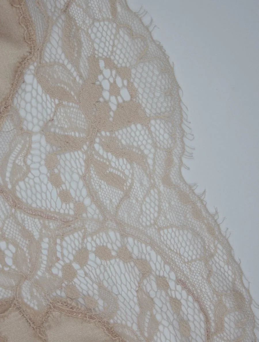Signature Lace Thong - Blush