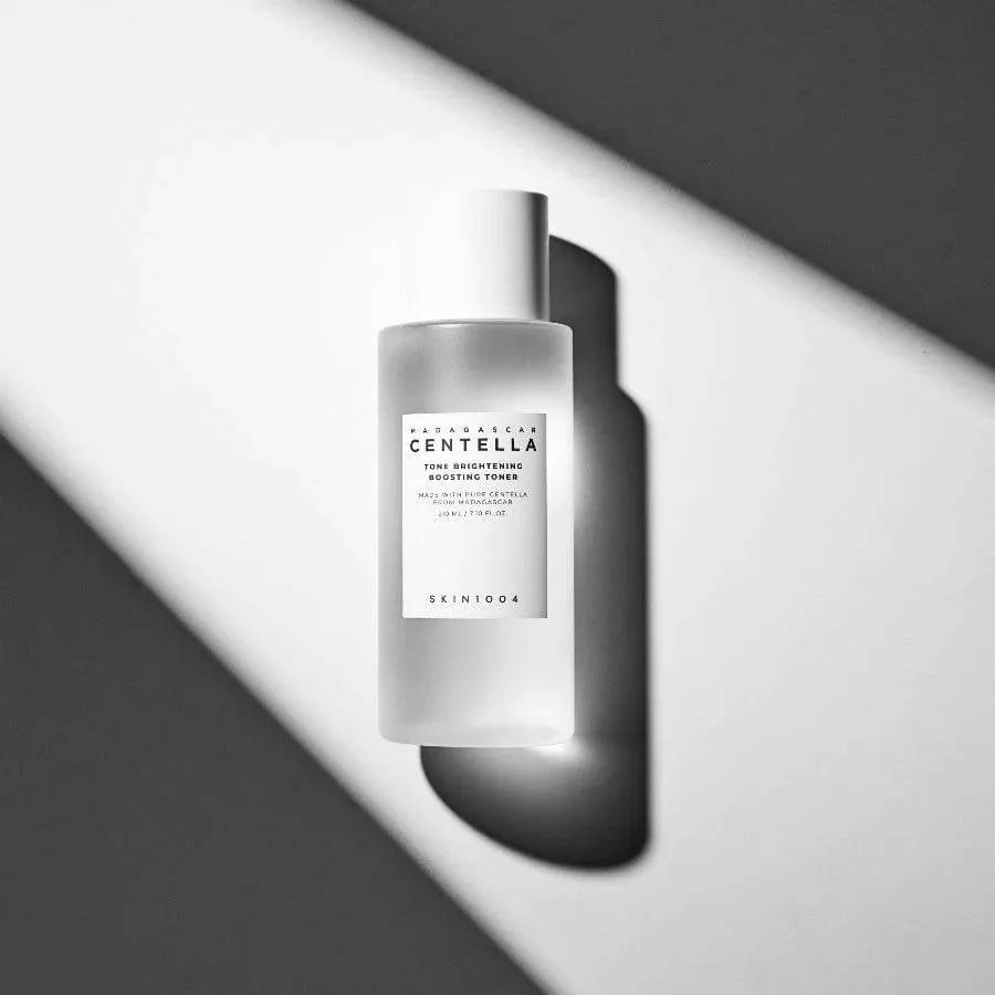 SKIN1004 madagascar centella tone brightening boosting toner تونر مائي للتفتيح