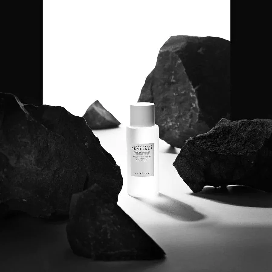 SKIN1004 madagascar centella tone brightening boosting toner تونر مائي للتفتيح