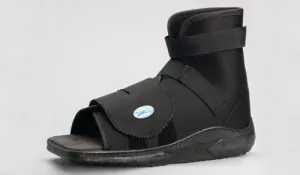 Slimline cast boot  black square-toe  adult medium