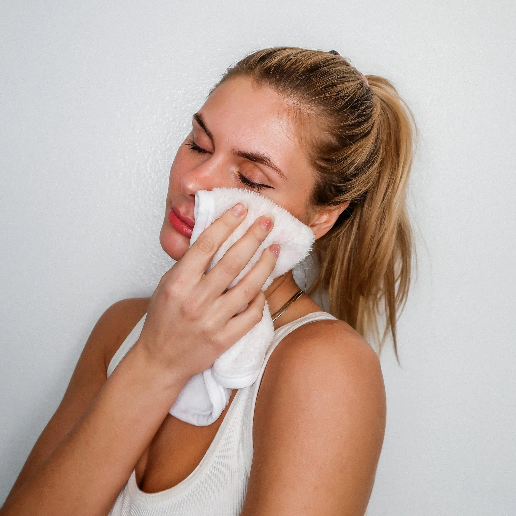 THE ORIGINAL MAKEUP ERASER (Clean White)